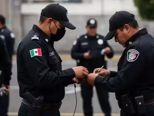 Guardia de seguridad intramuros ORIGINS en condominio de Coyoacán CDMX